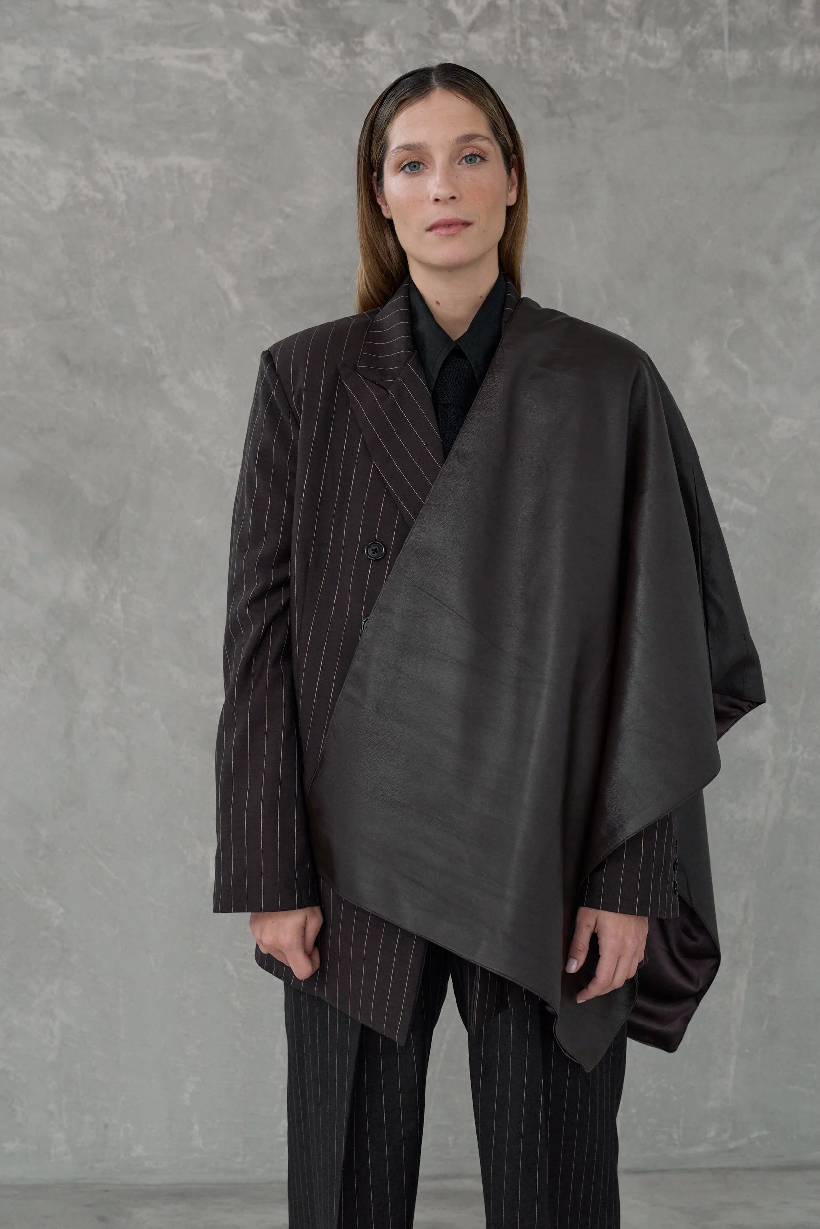 THE BLACK LEATHER SCARF — STUDIO CUT